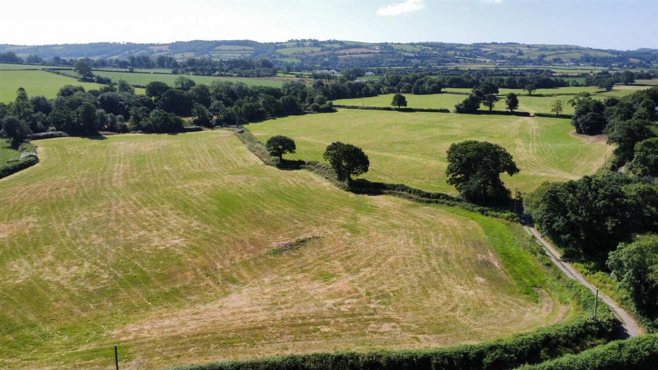Llysonnen Road, Carmarthen, SA33