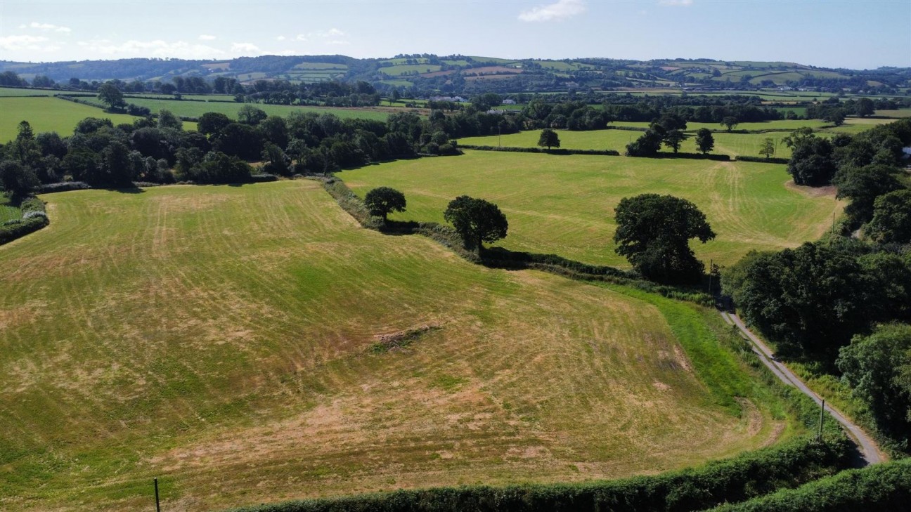 Llysonnen Road, Carmarthen, SA33