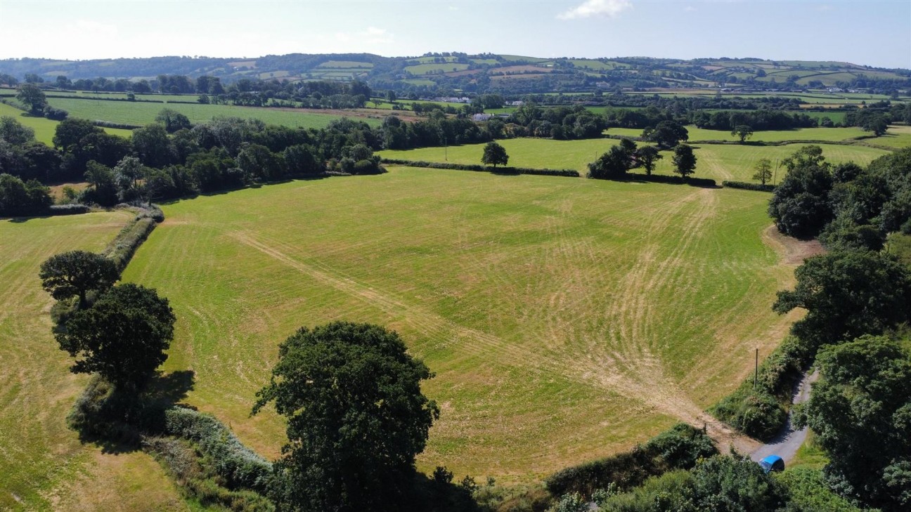 Llysonnen Road, Carmarthen, SA33