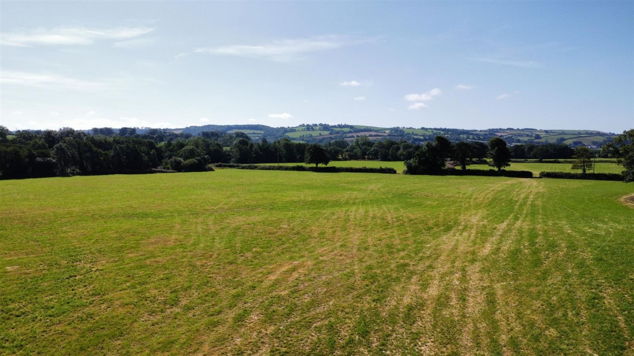 Llysonnen Road, Carmarthen, SA33