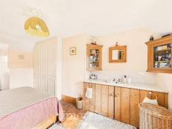 Landshipping, Narberth, SA67