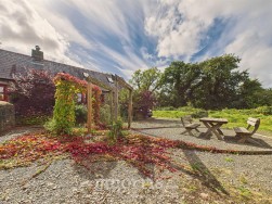 Landshipping, Narberth, SA67