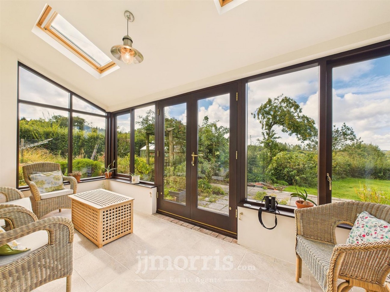 Landshipping, Narberth, SA67