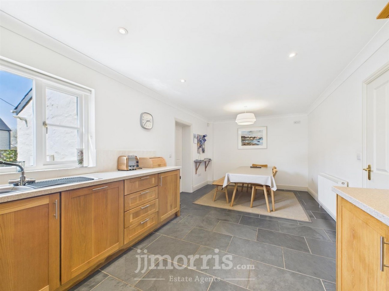 7 Gerddi Windsor, Newport, SA42