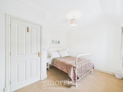 7 Gerddi Windsor, Newport, SA42