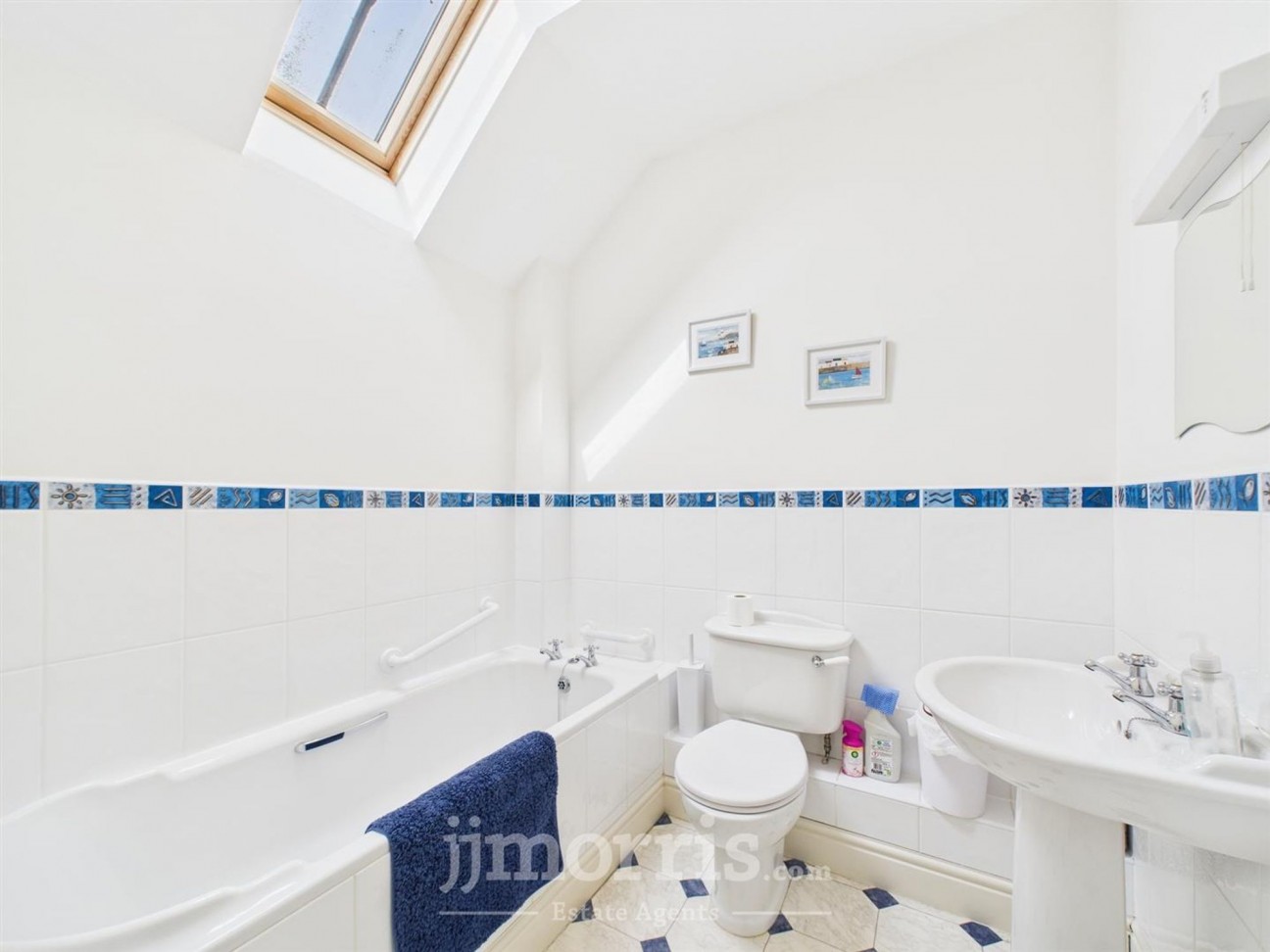 7 Gerddi Windsor, Newport, SA42