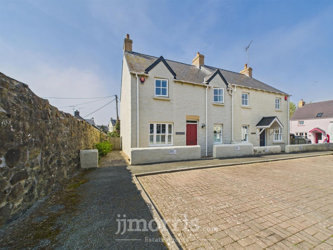 7 Gerddi Windsor, Newport, SA42