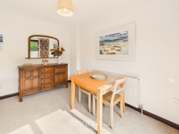 Tir Treharne, Newport, SA42