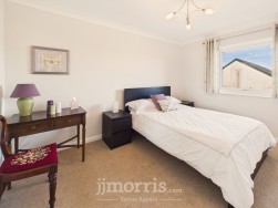 Tir Treharne, Newport, SA42