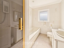 Tir Treharne, Newport, SA42