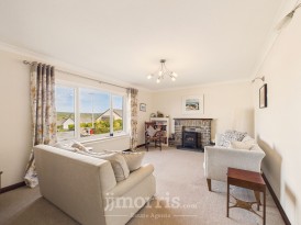 Tir Treharne, Newport, SA42