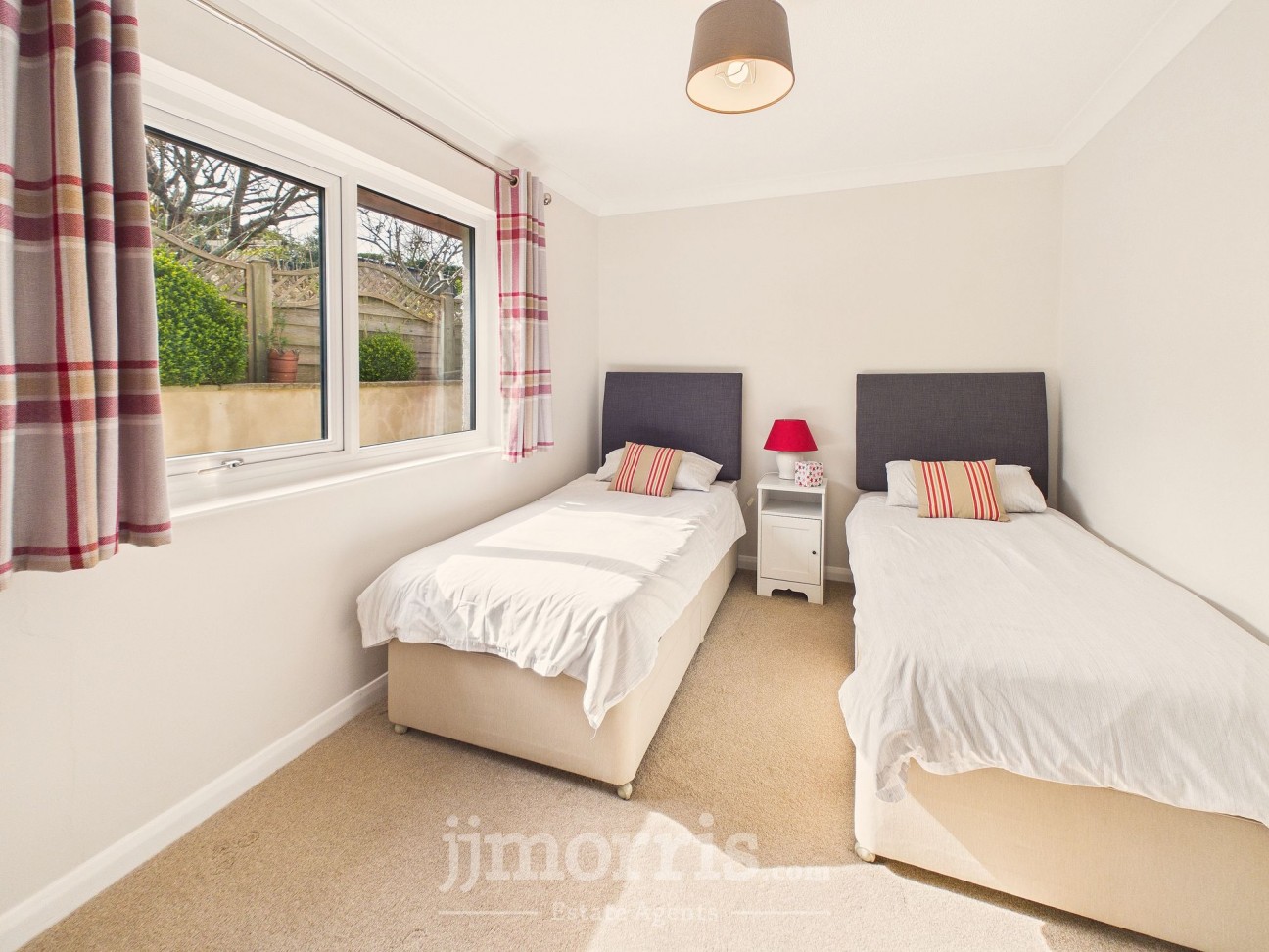 Tir Treharne, Newport, SA42