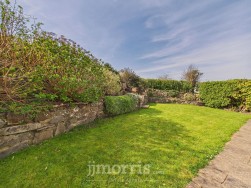 Tir Treharne, Newport, SA42