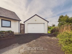 Tir Treharne, Newport, SA42