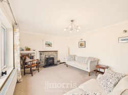 Tir Treharne, Newport, SA42