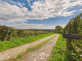 Login, Whitland, SA34