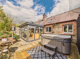 Login, Whitland, SA34