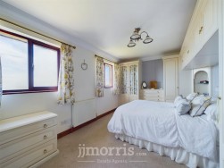 22 Heol Caradog, Fishguard, SA65