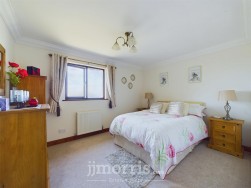 22 Heol Caradog, Fishguard, SA65