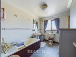 22 Heol Caradog, Fishguard, SA65