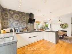 Kingsmoor Road, Kilgetty, SA68