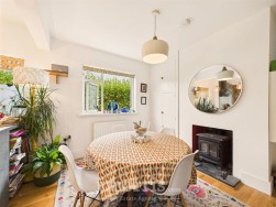 Kingsmoor Road, Kilgetty, SA68