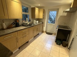 Glyn-Y-Mel Road, Lower Town, SA65