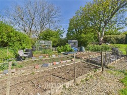 Dinas Cross, Newport, SA42