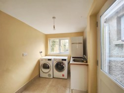 Eglwyswrw, Crymych, SA41