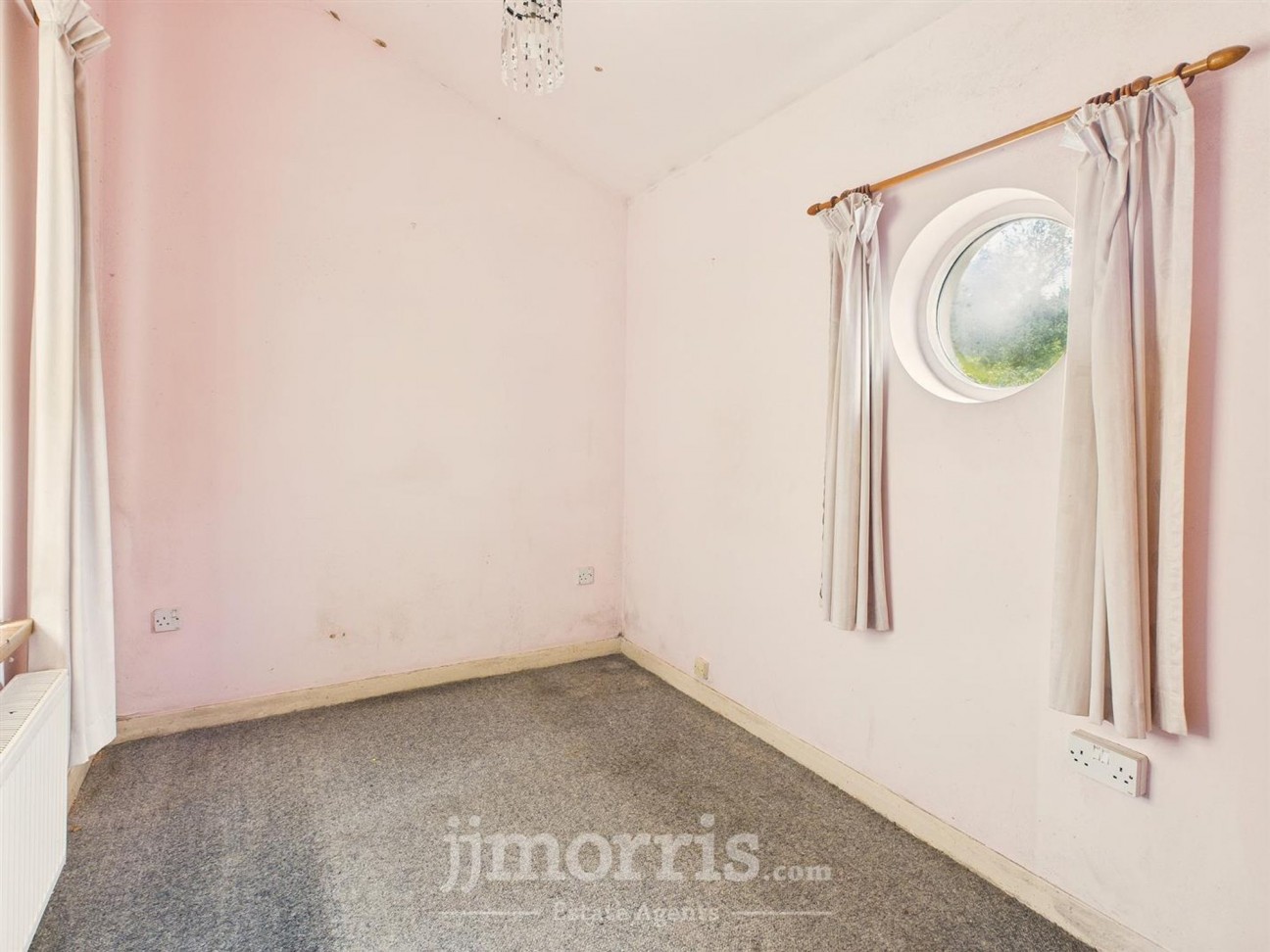 Church Road, Roch, SA62