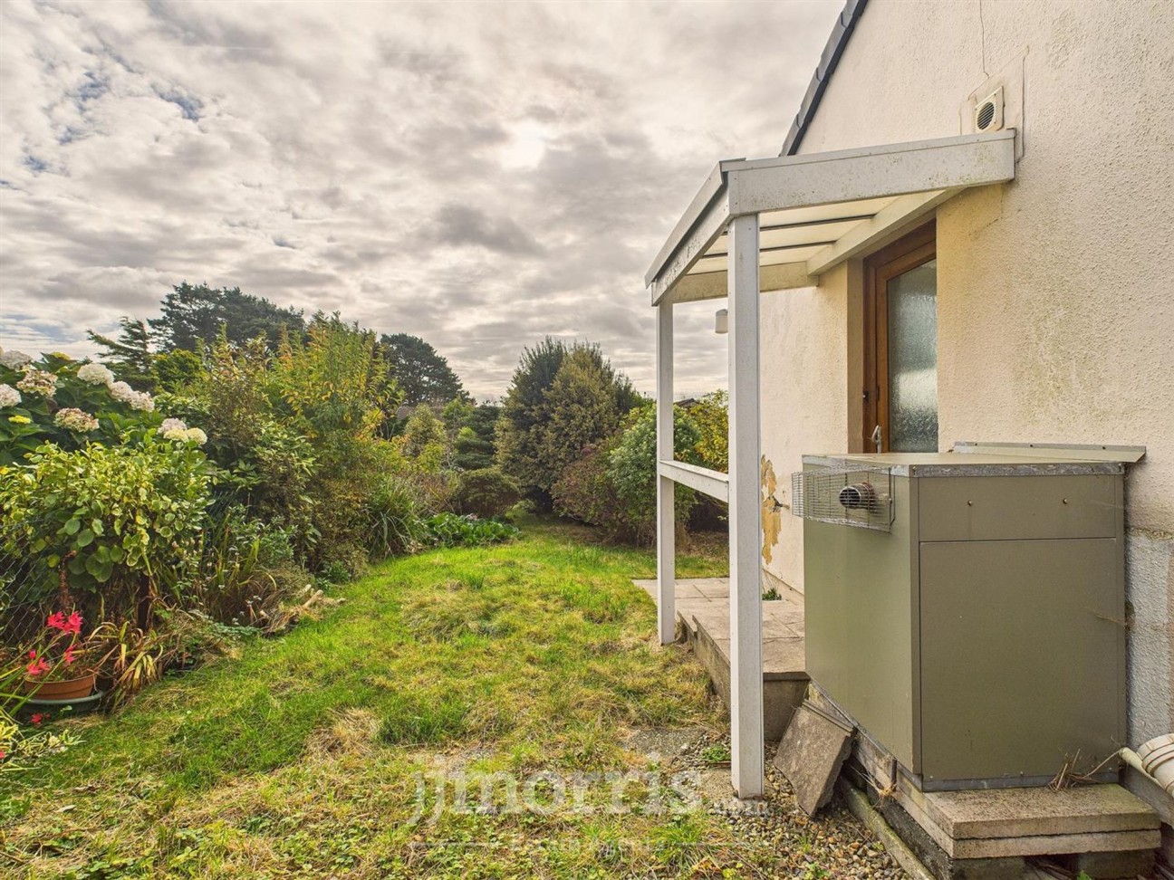 Church Road, Roch, SA62