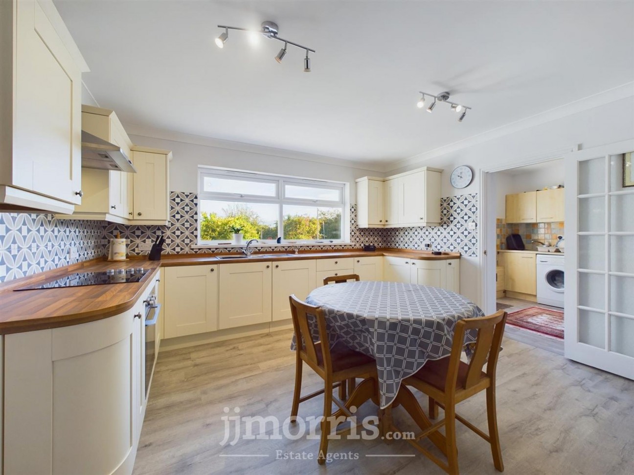 Landshipping, Narberth, SA67