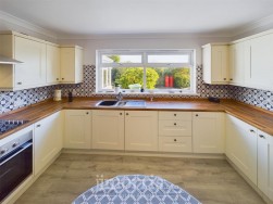 Landshipping, Narberth, SA67