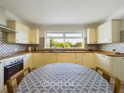 Landshipping, Narberth, SA67