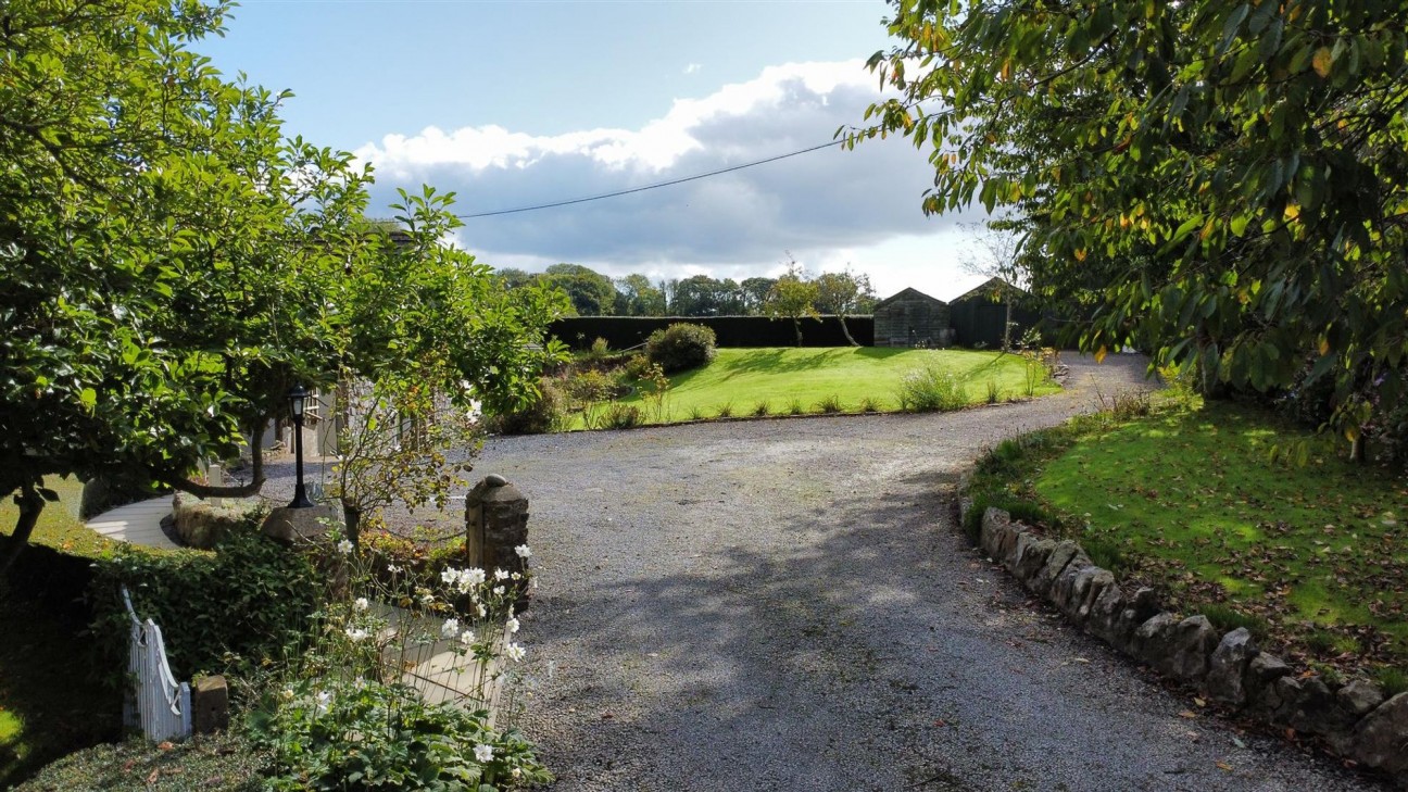 Landshipping, Narberth, SA67