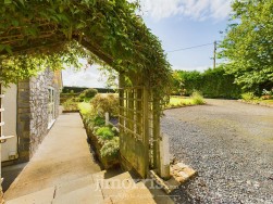 Landshipping, Narberth, SA67