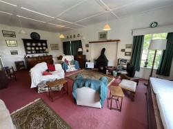 Dinas Cross, Yet Yr Hendy, SA42