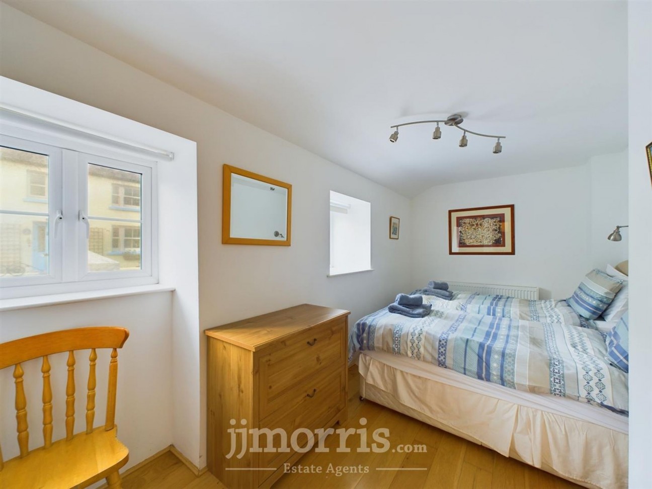 Dinas Cross, Newport, SA42