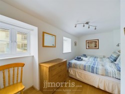 Dinas Cross, Newport, SA42