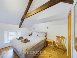 Dinas Cross, Newport, SA42