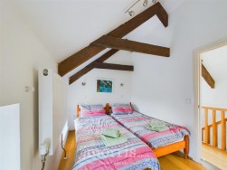 Dinas Cross, Newport, SA42