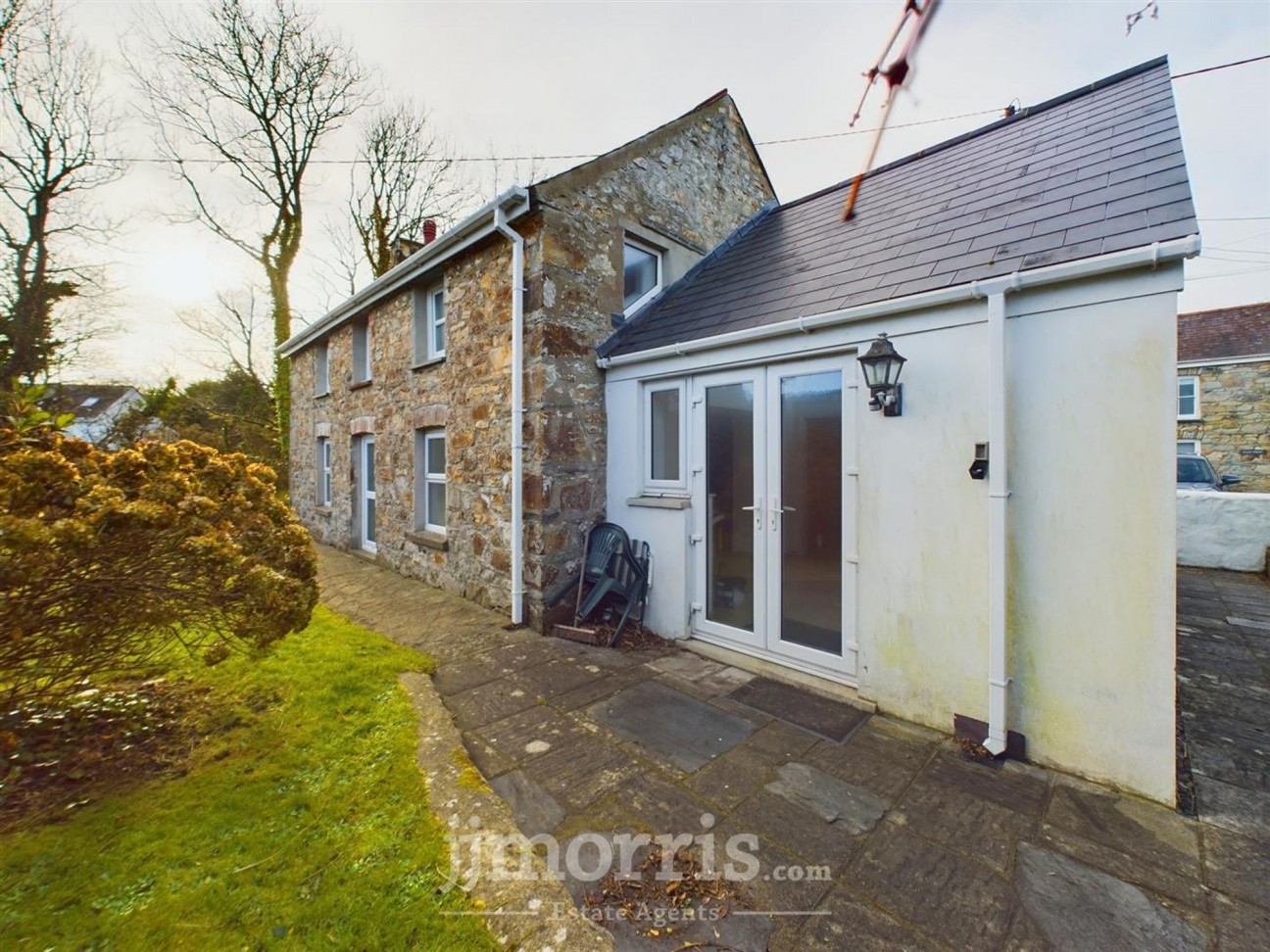 Dinas Cross, Newport, SA42