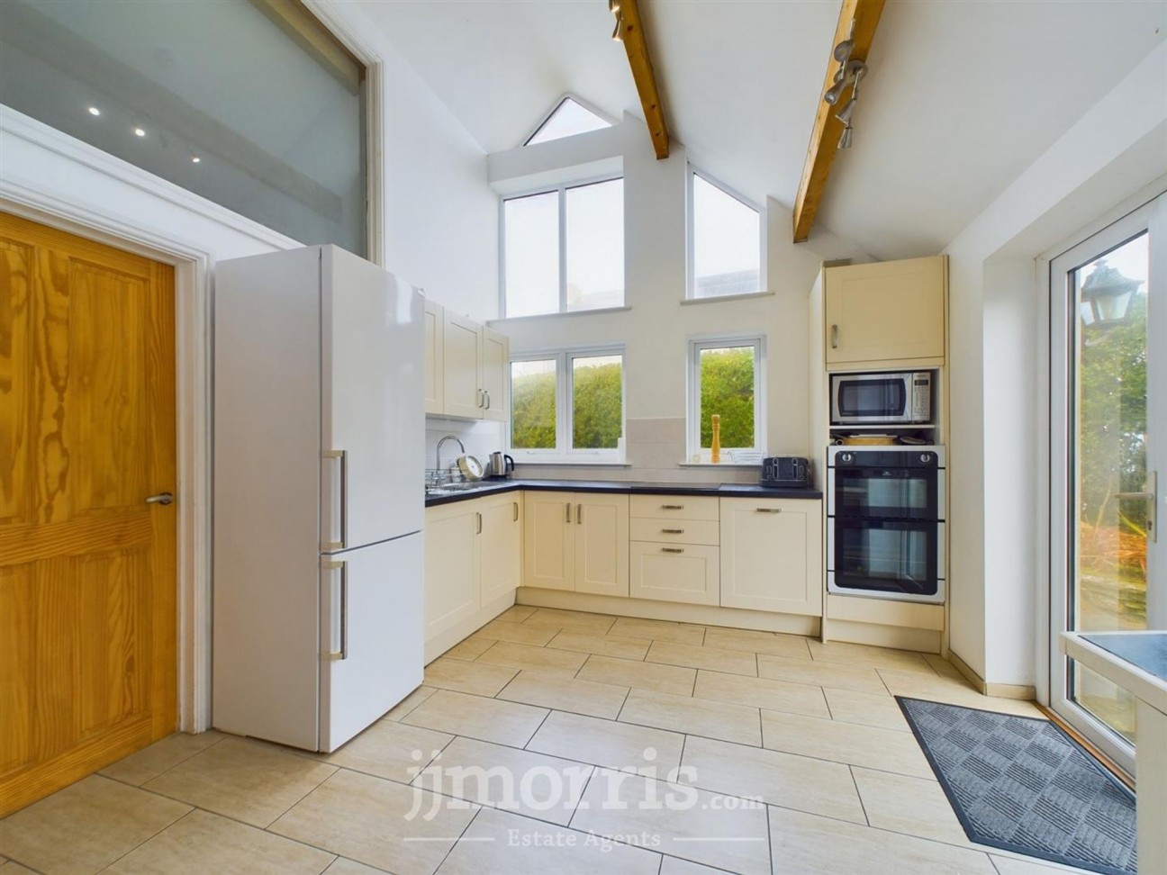 Dinas Cross, Newport, SA42