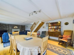 Dinas Cross, Newport, SA42