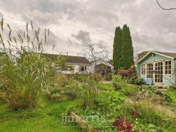 Sentence Gardens, Templeton, SA67