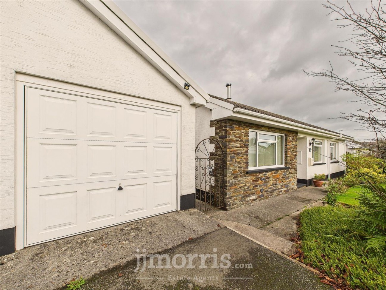 Sentence Gardens, Templeton, SA67