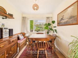 Sentence Gardens, Templeton, SA67