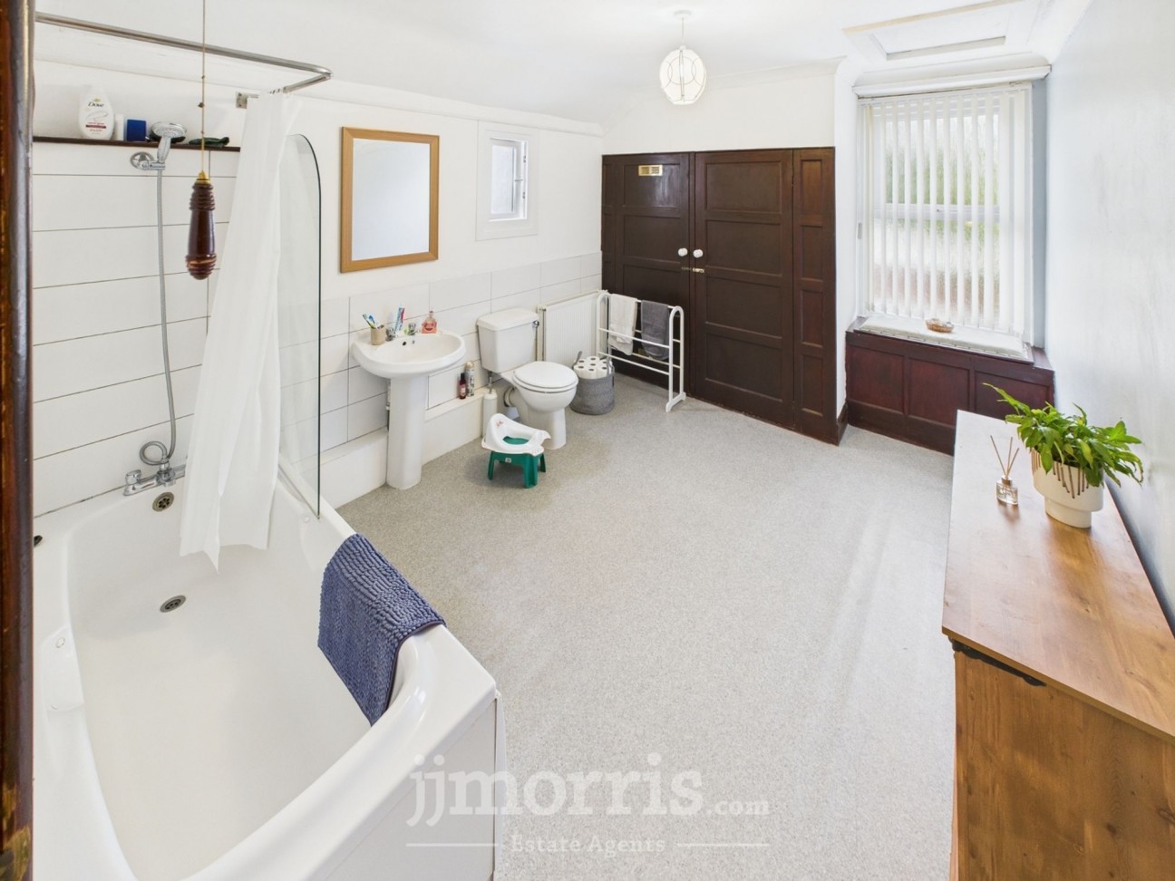 Aberystwyth Road, Cardigan, SA43