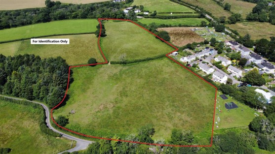 Opposite Dea-Lor-Bev, Summerhill, SA67