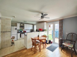 Craig Las, Letterston, SA62